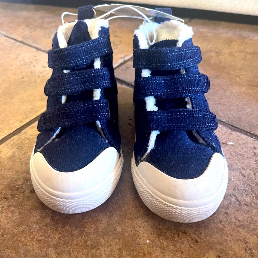 Cat & Jack Navy, Corduroy, Insulated, Velcro hightops Baby Boy size 7